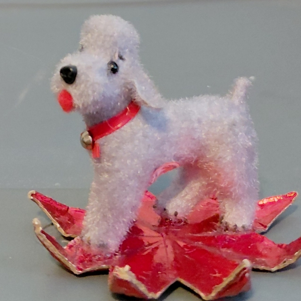 Vintage Wagner Kunstlerschutz German Flocked Poodle (L10)